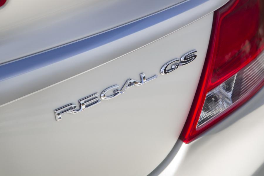  Buick Regal GS 2011 года  (фото 13 из 69)